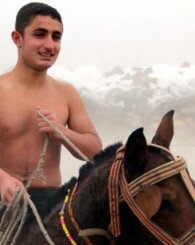 Eksi 20 Derecede Karda Güreşip Kaplıcada Yüzüyorlar