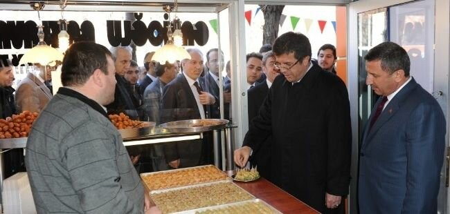 Bakan Zeybekci'den Esnaf Ziyareti 